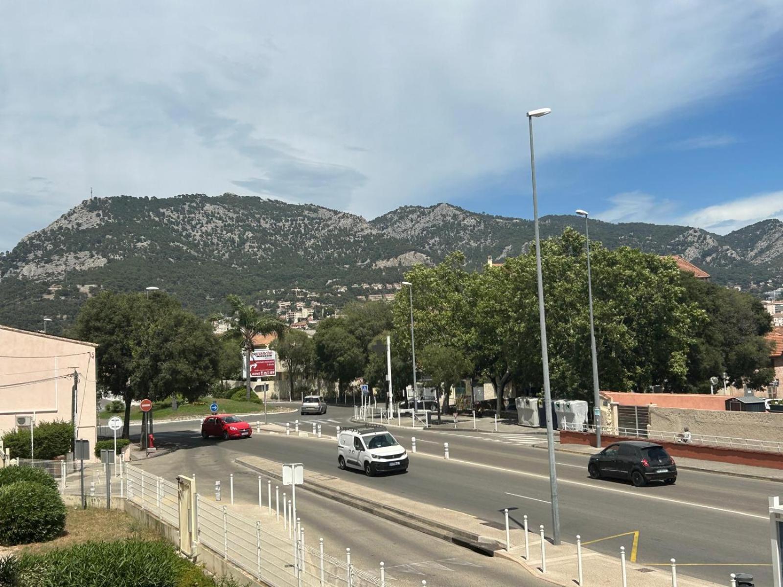 T4 Lumineux Et Spacieux, Parking Et Parc Prive Toulon Extérieur photo